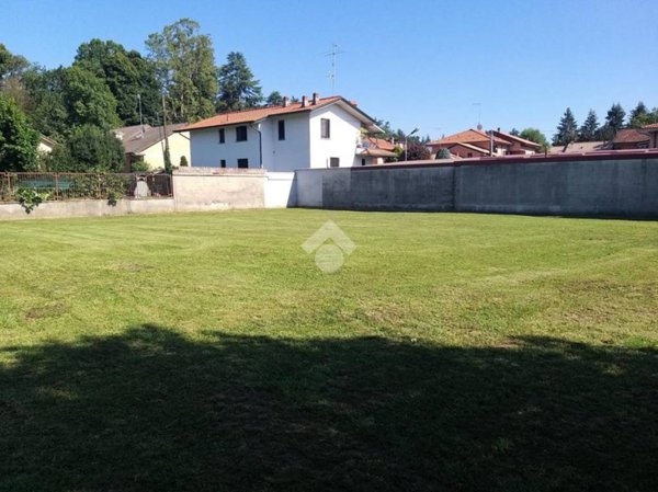 casa indipendente in vendita a Carate Brianza in zona Agliate