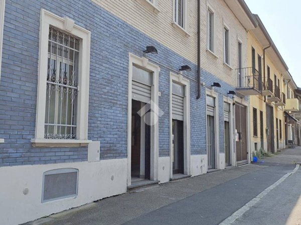 negozio in vendita a Carate Brianza