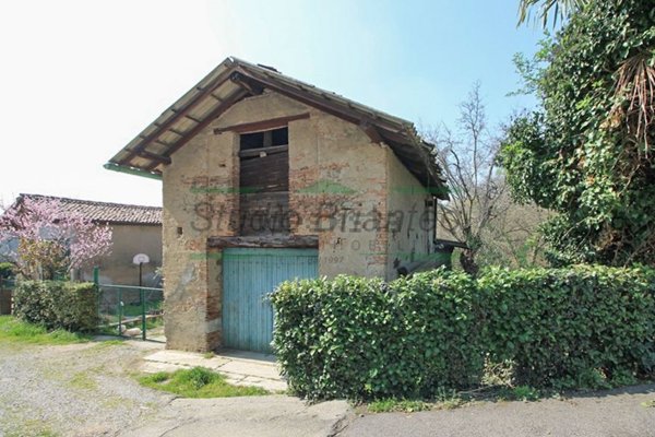 appartamento in vendita a Carate Brianza in zona Costa Lambro