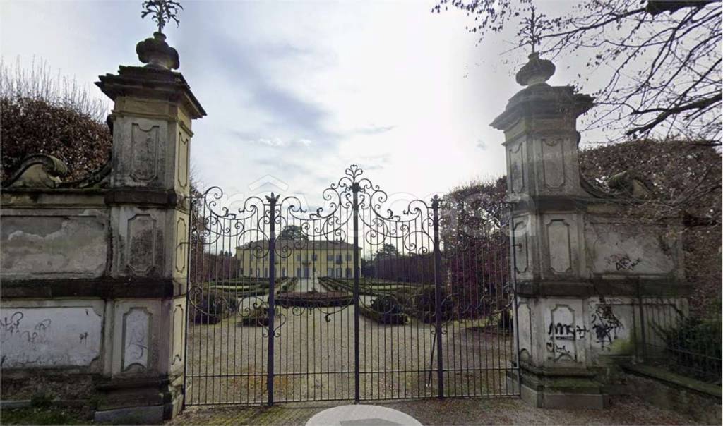 appartamento in vendita a Carate Brianza in zona Costa Lambro