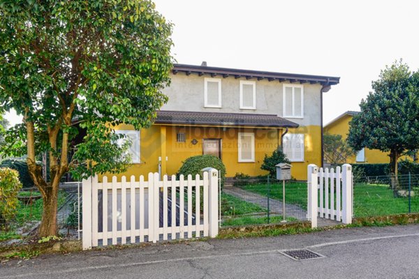 casa indipendente in vendita a Carate Brianza