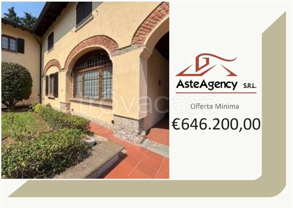 casa indipendente in vendita a Carate Brianza in zona Costa Lambro