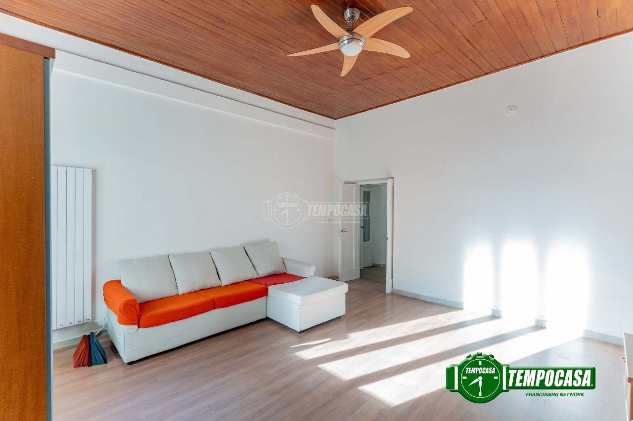 appartamento in vendita a Carate Brianza