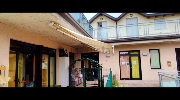 ufficio in vendita a Carate Brianza