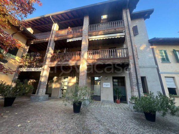 negozio in vendita a Carate Brianza