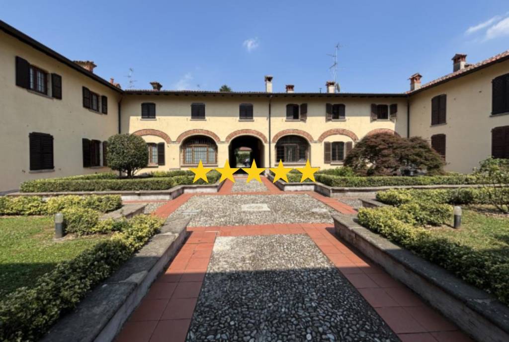 casa indipendente in vendita a Carate Brianza in zona Costa Lambro