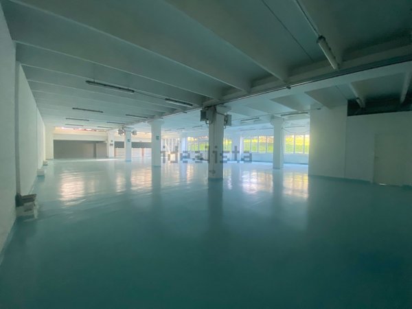 capannone in vendita a Carate Brianza