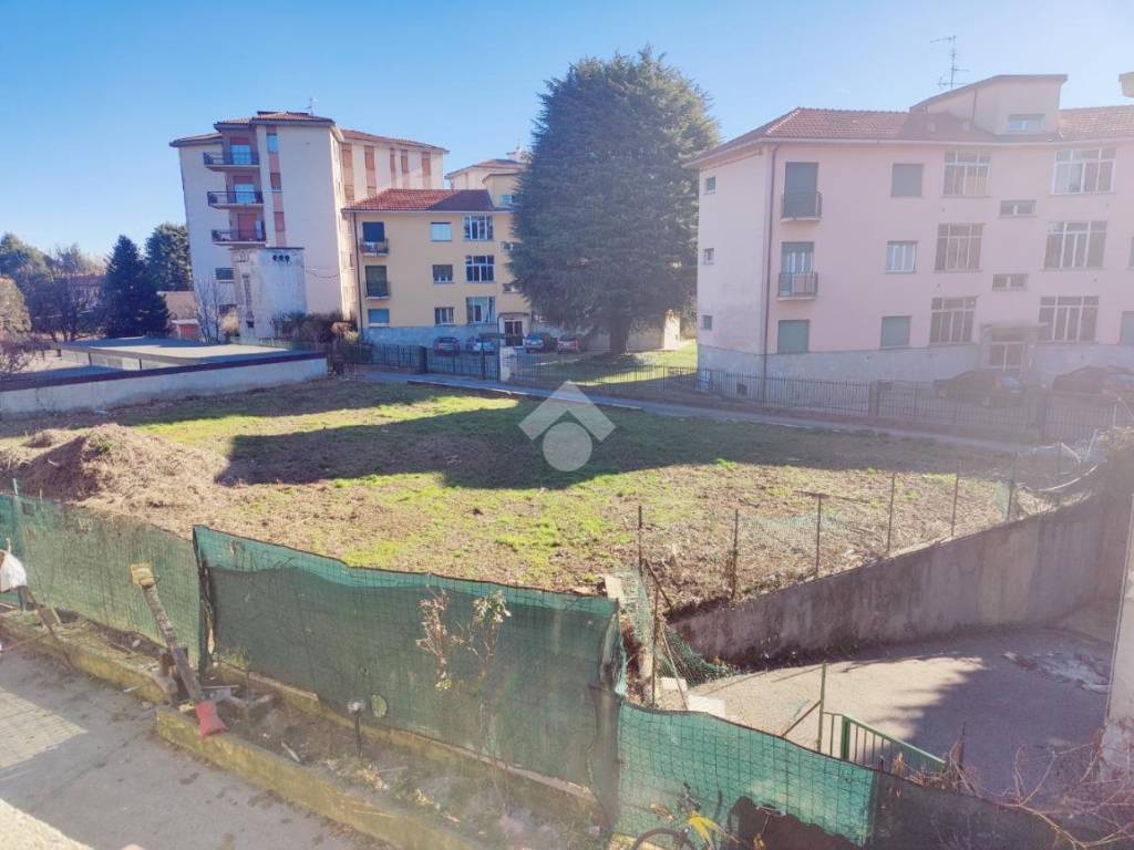 terreno edificabile in vendita a Carate Brianza