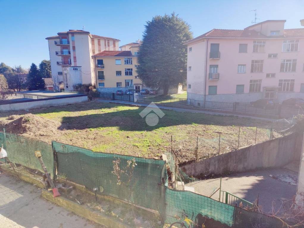 terreno edificabile in vendita a Carate Brianza