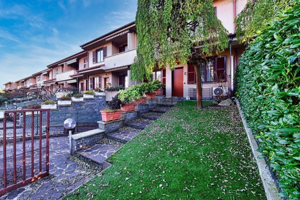 casa indipendente in vendita a Carate Brianza