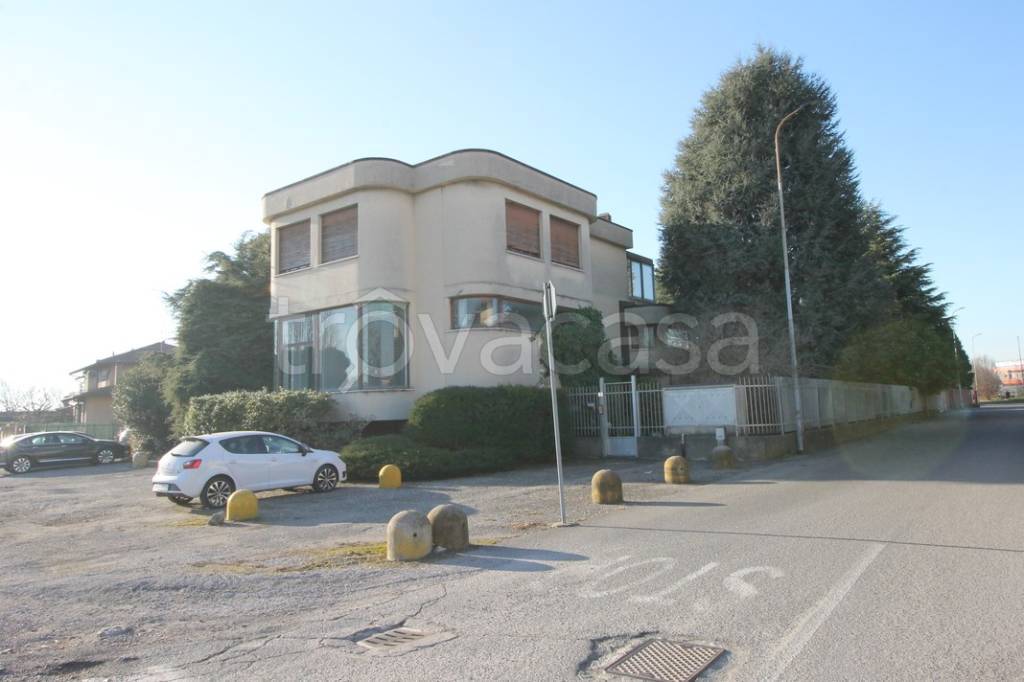 terreno edificabile in vendita a Carate Brianza