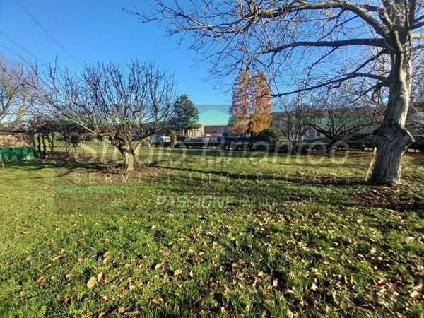 terreno edificabile in vendita a Carate Brianza