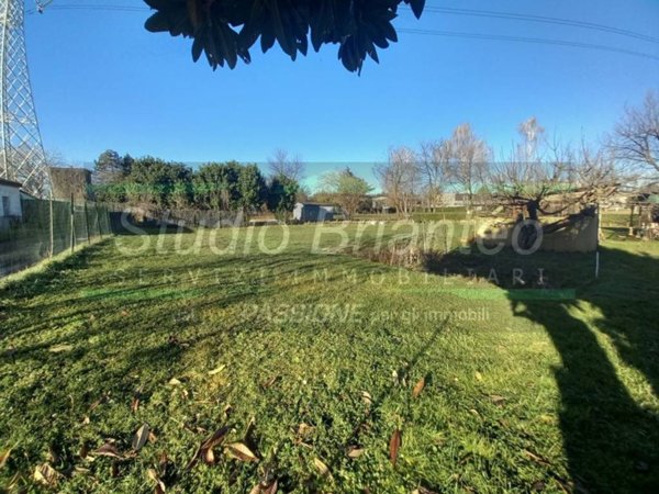 terreno edificabile in vendita a Carate Brianza