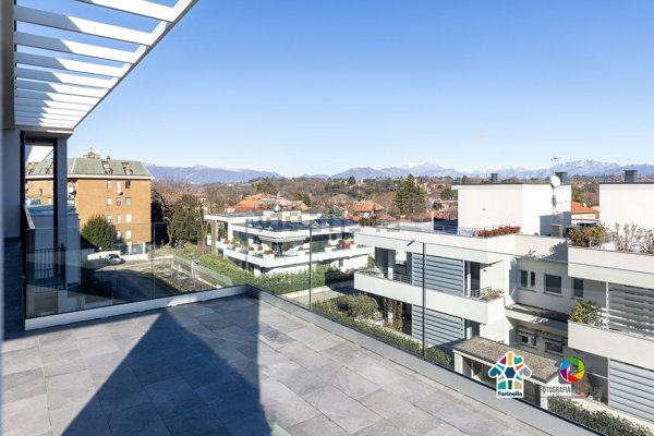 appartamento in vendita a Carate Brianza