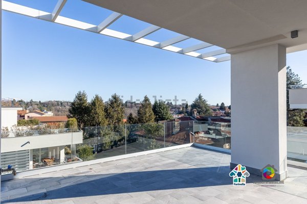 appartamento in vendita a Carate Brianza