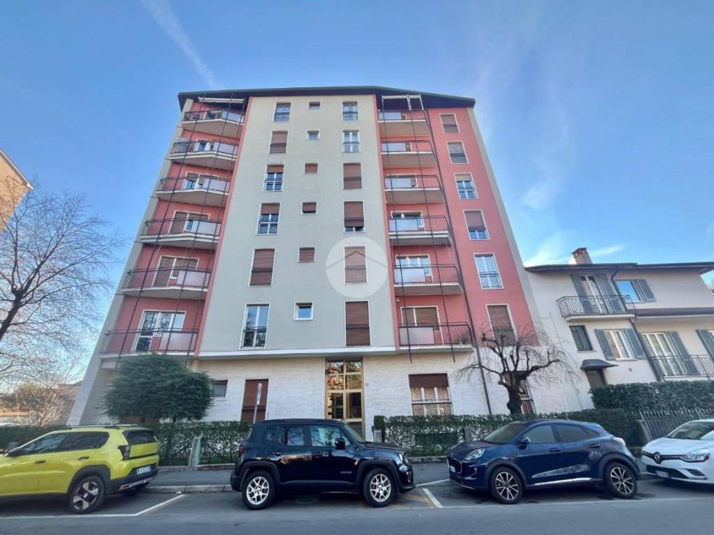 appartamento in vendita a Carate Brianza