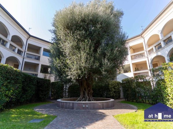 appartamento in vendita a Carate Brianza