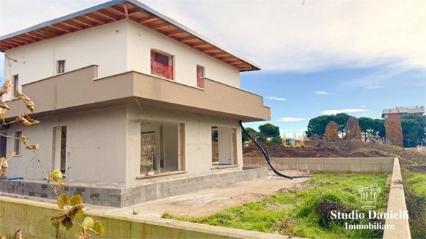 casa indipendente in vendita a Carate Brianza