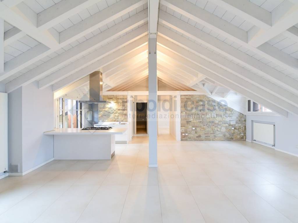 appartamento in vendita a Carate Brianza