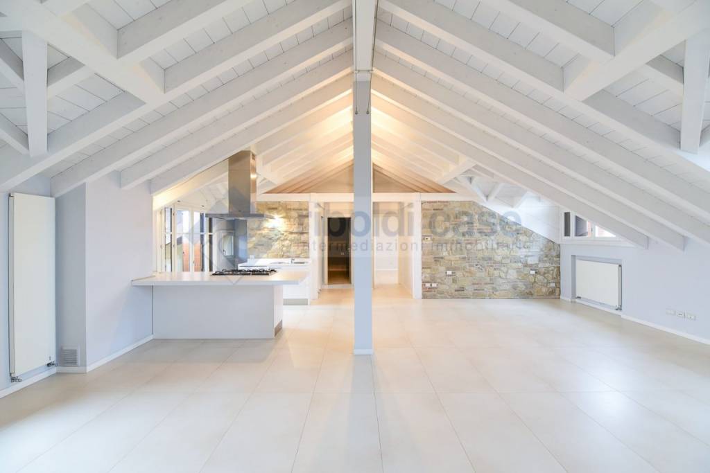 appartamento in vendita a Carate Brianza