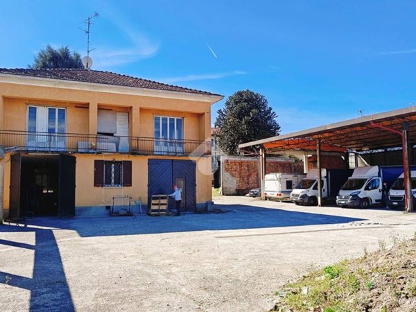 casa indipendente in vendita a Carate Brianza