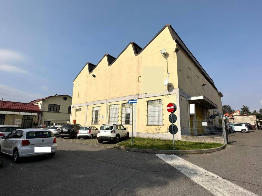 negozio in vendita a Carate Brianza