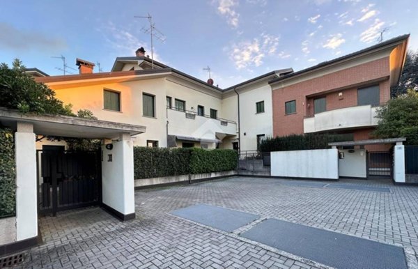 appartamento in vendita a Carate Brianza