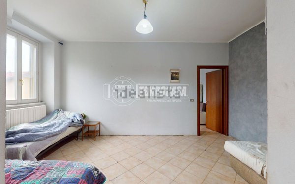 appartamento in vendita a Carate Brianza in zona Agliate