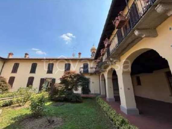 casa indipendente in vendita a Carate Brianza in zona Costa Lambro