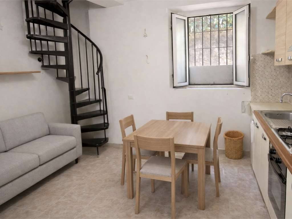 appartamento in vendita a Carate Brianza