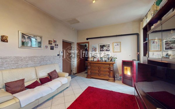 appartamento in vendita a Carate Brianza in zona Agliate