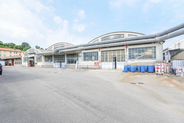 terreno edificabile in vendita a Carate Brianza in zona Agliate