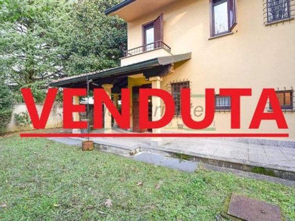 casa indipendente in vendita a Carate Brianza