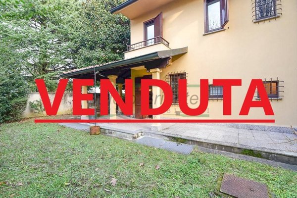 casa indipendente in vendita a Carate Brianza