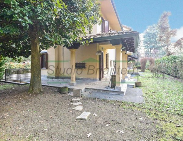 casa indipendente in vendita a Carate Brianza