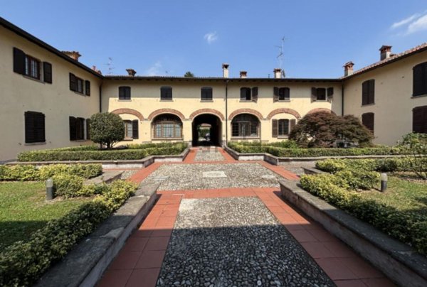 casa indipendente in vendita a Carate Brianza in zona Costa Lambro