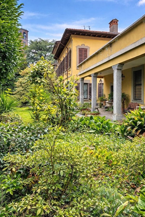 casa indipendente in vendita a Carate Brianza