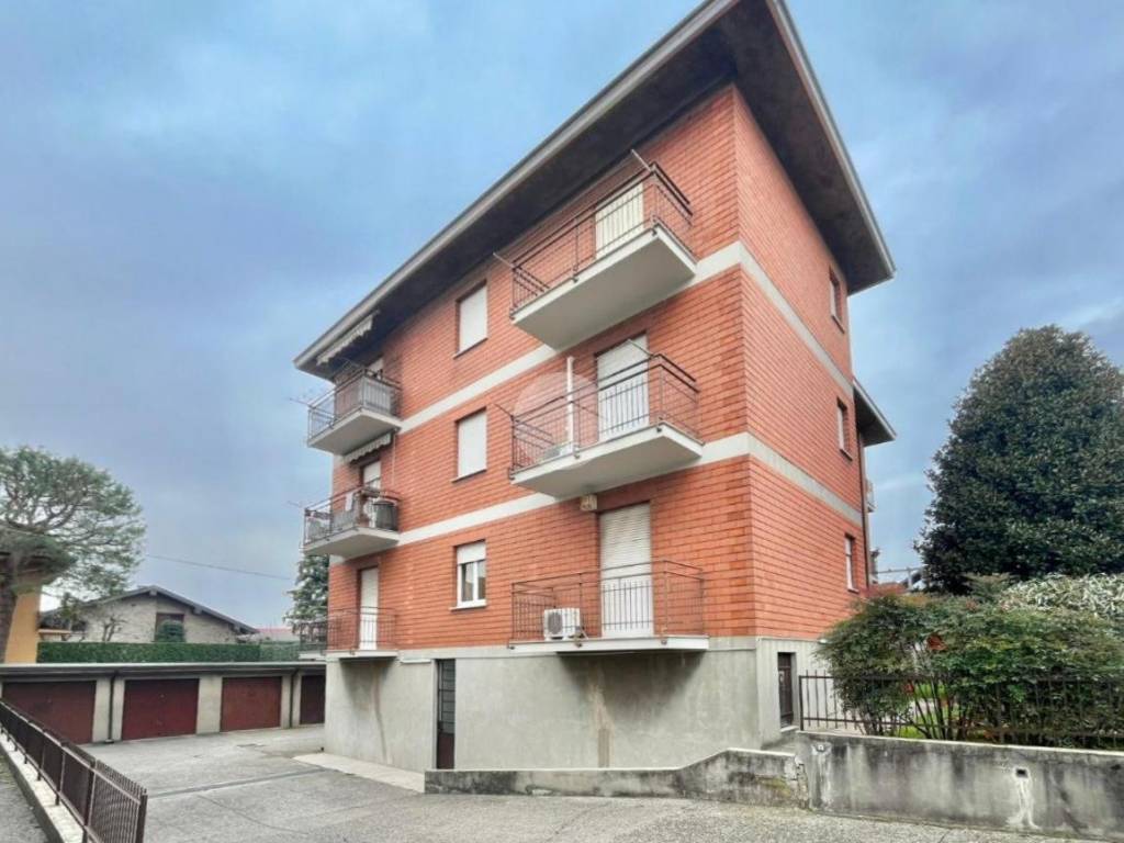 appartamento in vendita a Carate Brianza