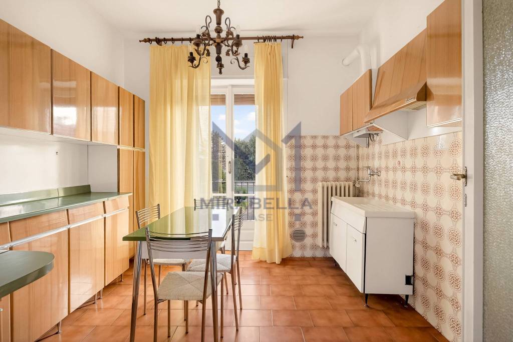 appartamento in vendita a Carate Brianza
