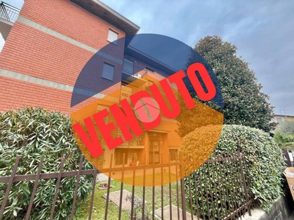 appartamento in vendita a Carate Brianza in zona Costa Lambro