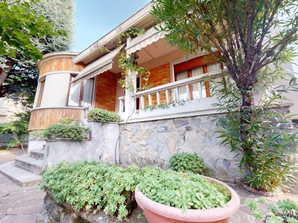 casa indipendente in vendita a Carate Brianza