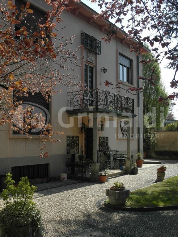 casa indipendente in vendita a Carate Brianza