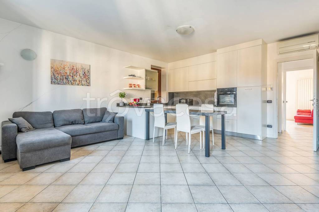 appartamento in vendita a Carate Brianza