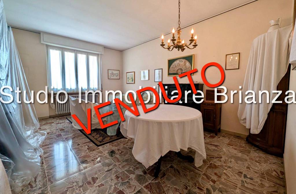appartamento in vendita a Carate Brianza