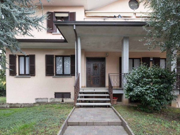 casa indipendente in vendita a Carate Brianza