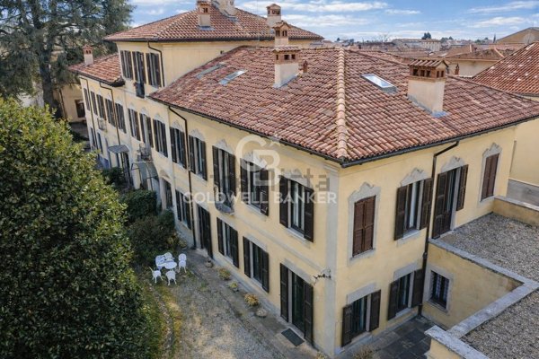 casa indipendente in vendita a Carate Brianza