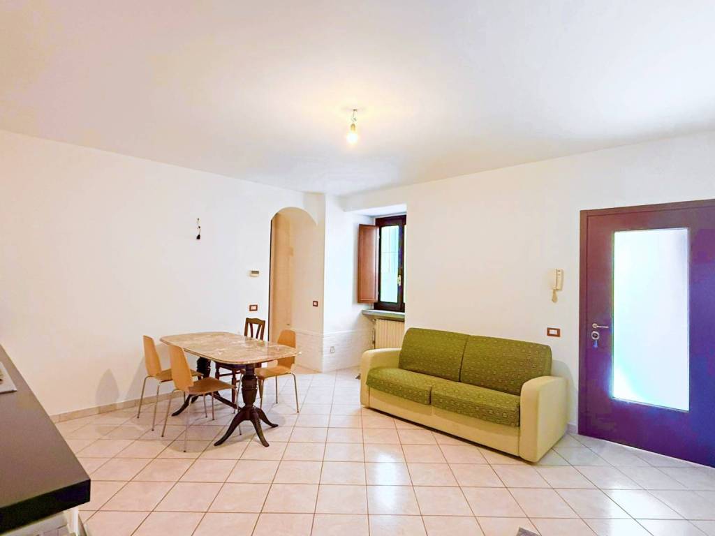 appartamento in vendita a Carate Brianza