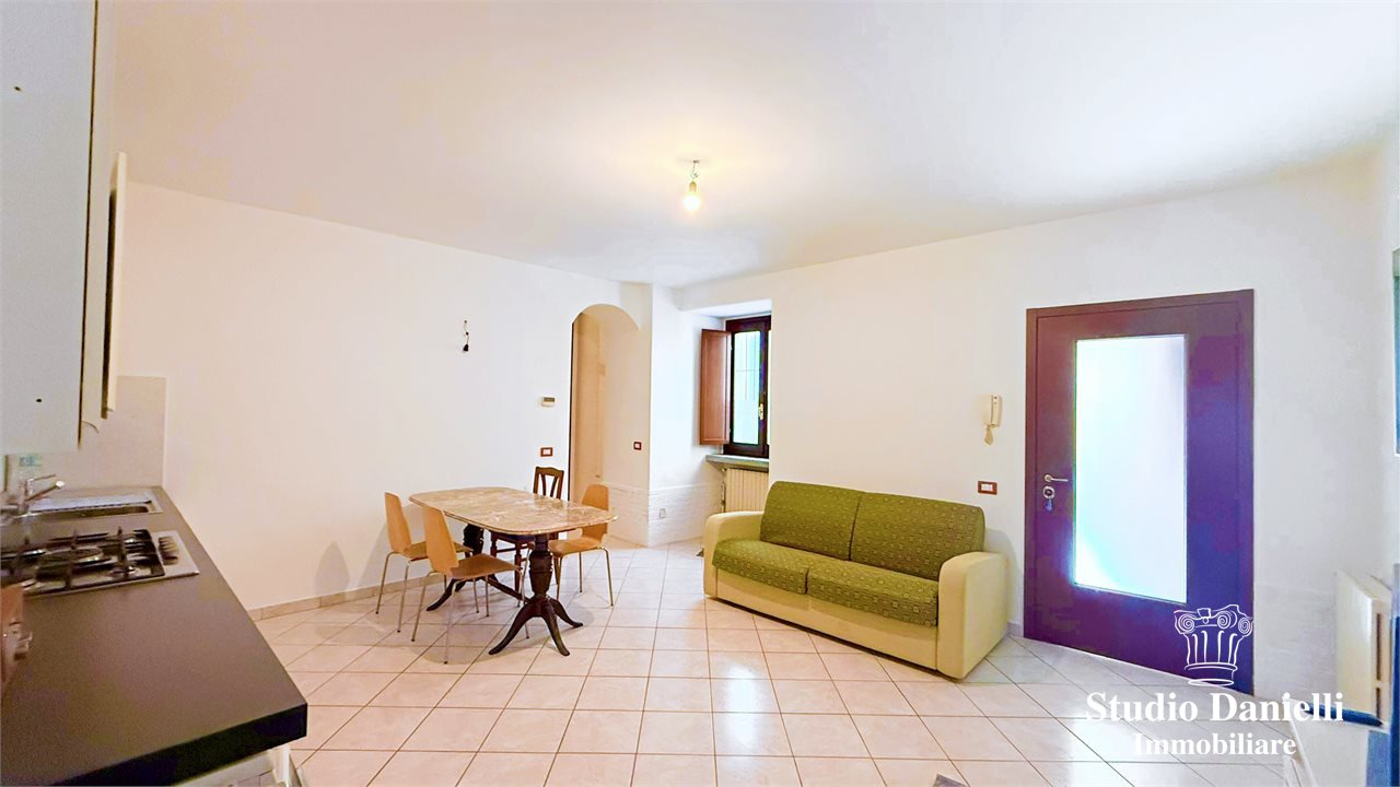 appartamento in vendita a Carate Brianza