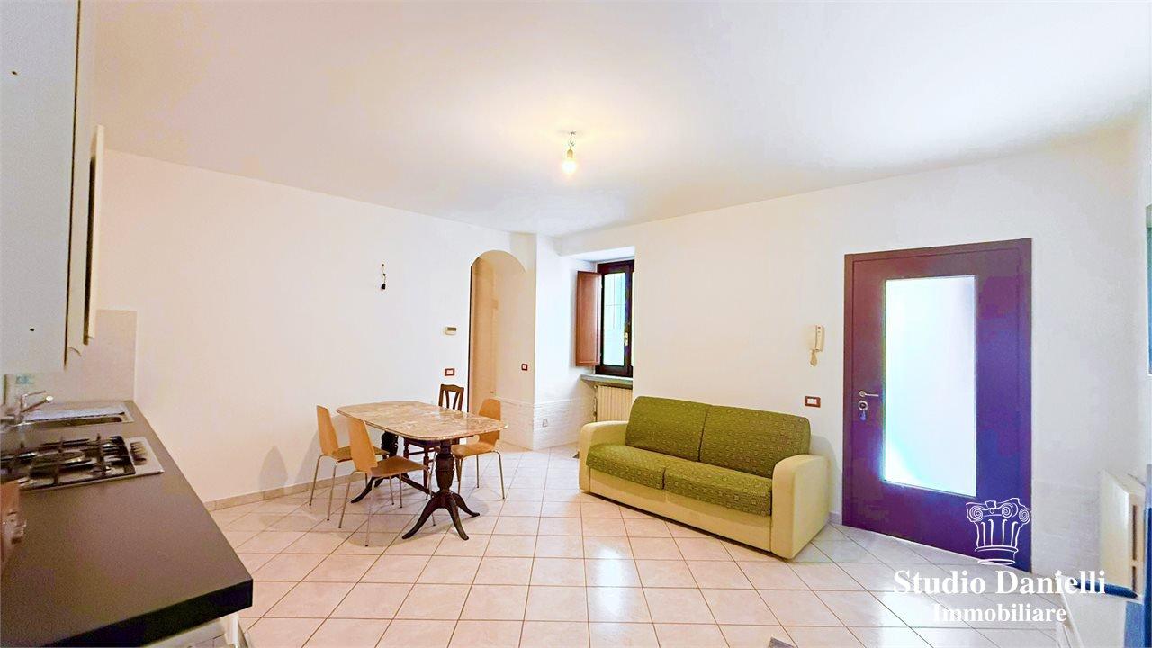 appartamento in vendita a Carate Brianza