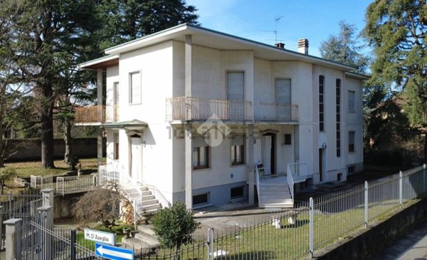 appartamento in vendita a Carate Brianza